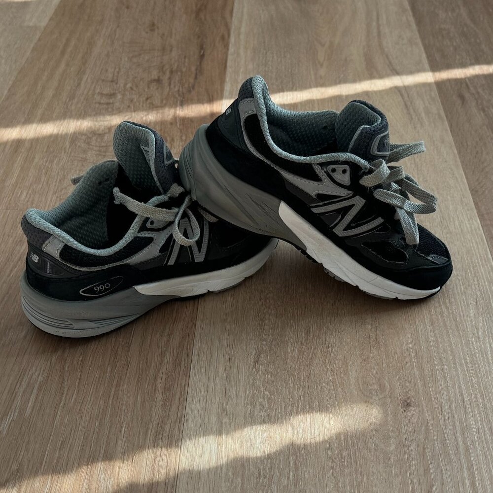 New Balance 990 V6 (Kids) - Size 13